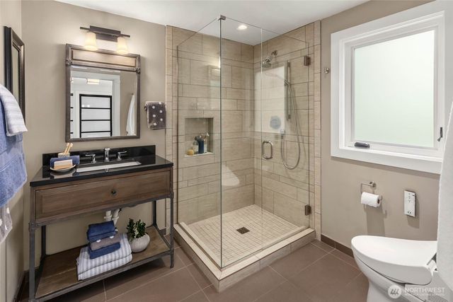8425 NE 22nd Place, Clyde Hill, WA 98004