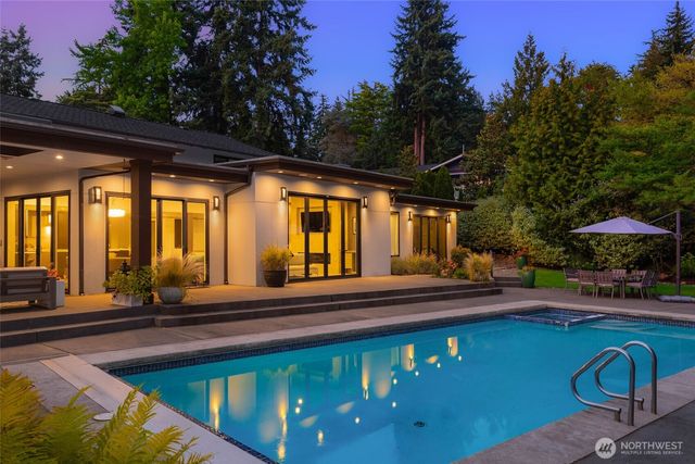 8425 NE 22nd Place, Clyde Hill, WA 98004