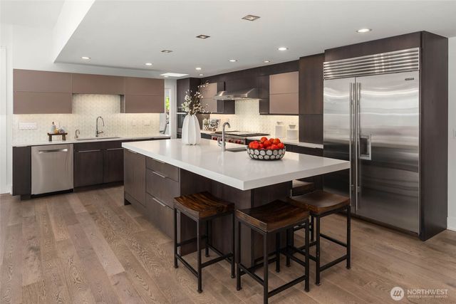 8425 NE 22nd Place, Clyde Hill, WA 98004