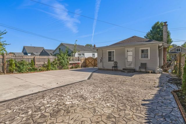 917 Mason Avenue, Aurora, IL 60506