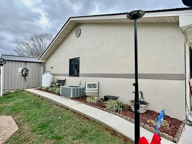 25 Barton Court, Monticello, KY 42633