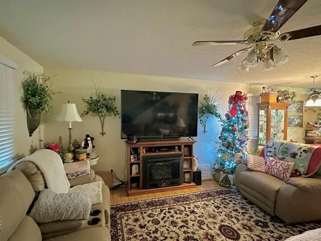 25 Barton Court, Monticello, KY 42633