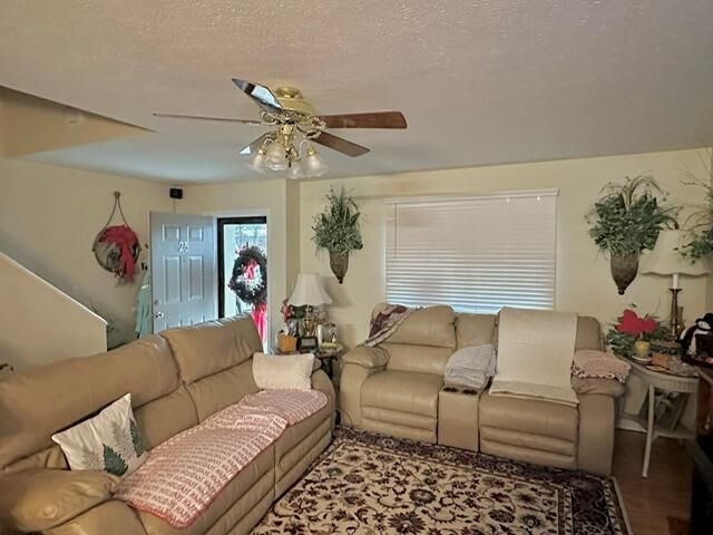 25 Barton Court, Monticello, KY 42633