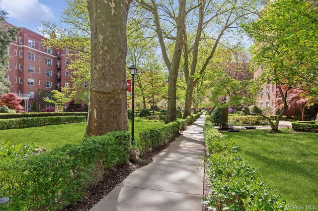 7636 113th Street 6M, Forest Hills, NY 11375