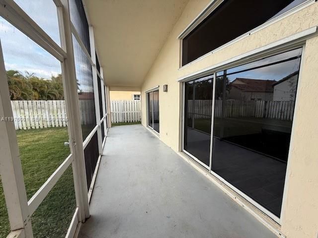 622 Carrington Ln 622, Weston, FL 33326