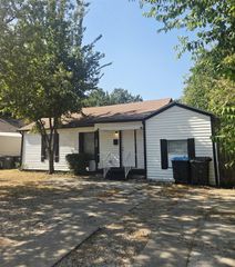 3328 Lynnfield Drive, Fort Worth, TX 76103