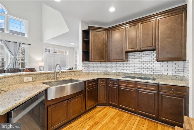 6475 PATUXENT VISTA DR, Alexandria, VA 22312