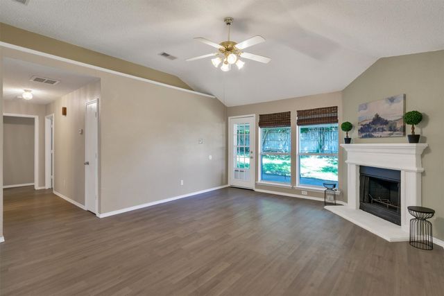 10212 Brea Canyon Road, Fort Worth, TX 76108