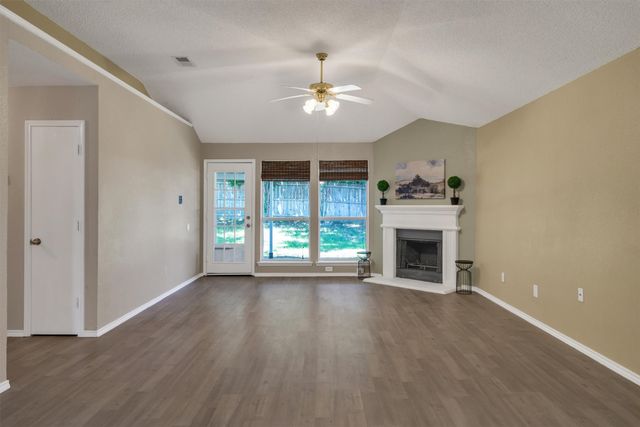10212 Brea Canyon Road, Fort Worth, TX 76108