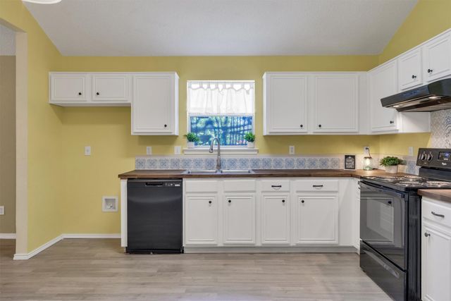 10212 Brea Canyon Road, Fort Worth, TX 76108