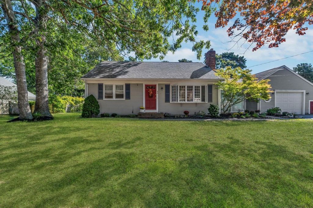 40 Captain Stanley Rd, Yarmouth, MA 02601