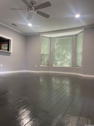 565 DIVISION, San Antonio, TX 78214