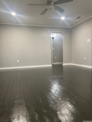 565 DIVISION, San Antonio, TX 78214