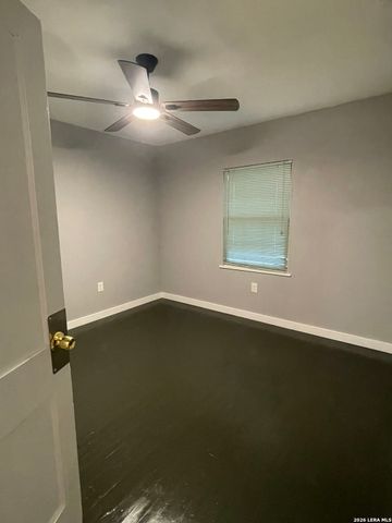 565 DIVISION, San Antonio, TX 78214