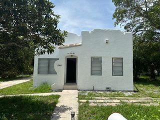1046 30th Court, West Palm Beach, FL 33407