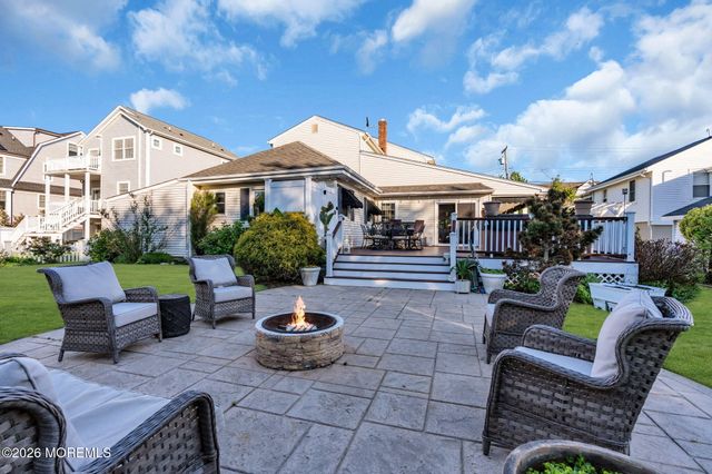23 Valentine Street, Monmouth Beach, NJ 07750