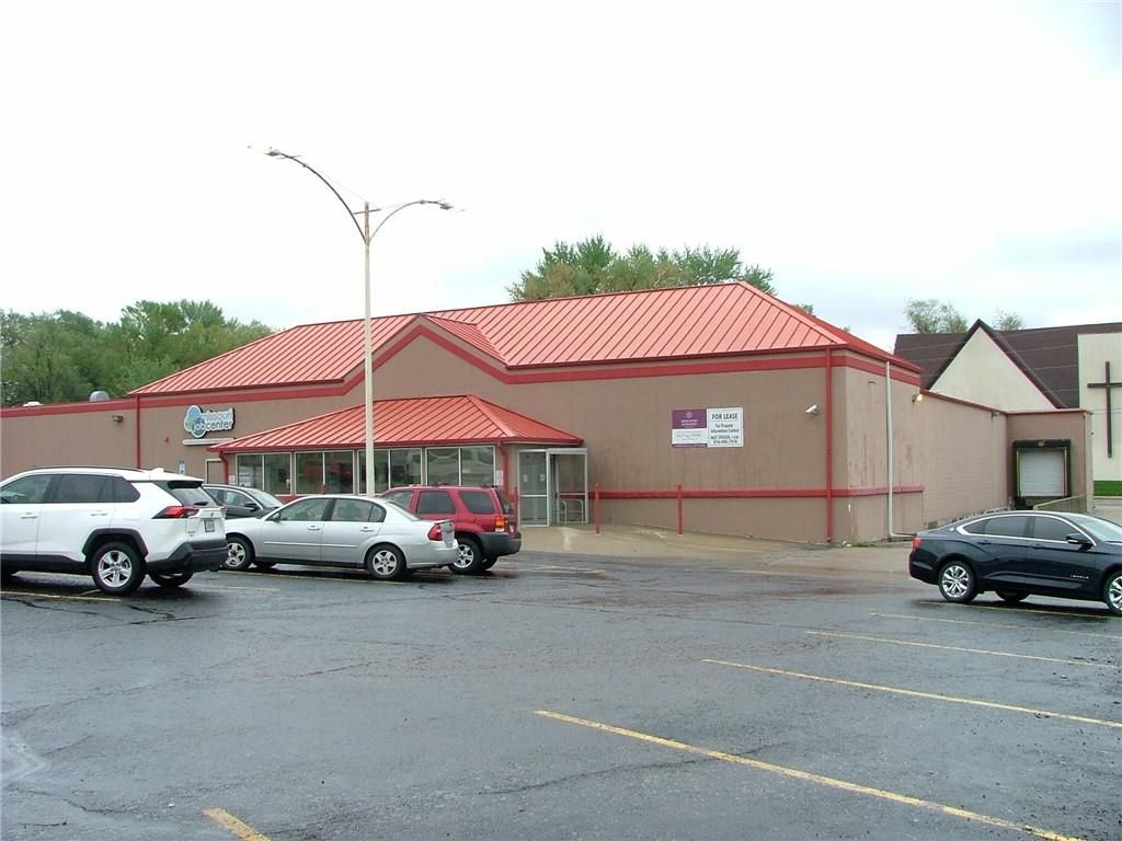 2202 Frederick Avenue, St Joseph, MO 64506