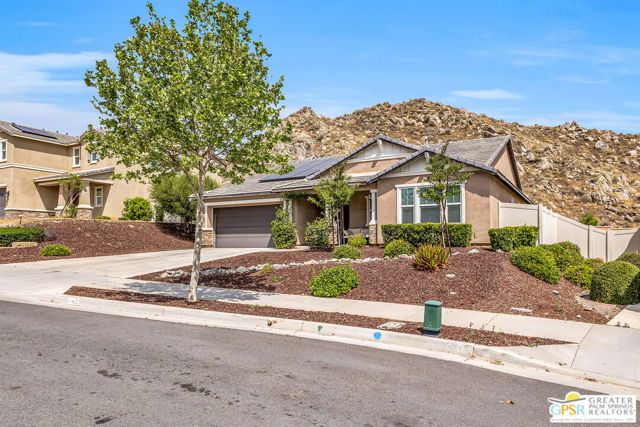 743 Pooish Avenue, San Jacinto, CA 92582