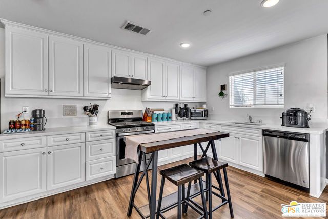 743 Pooish Avenue, San Jacinto, CA 92582