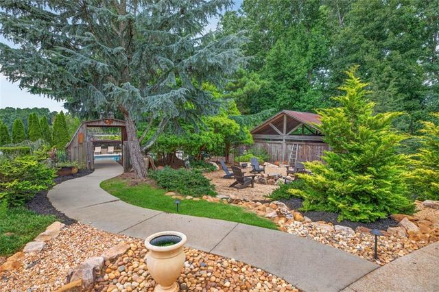 5960 Nachoochee Trail, Flowery Branch, GA 30542