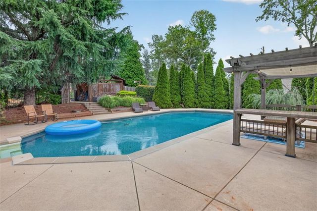 5960 Nachoochee Trail, Flowery Branch, GA 30542