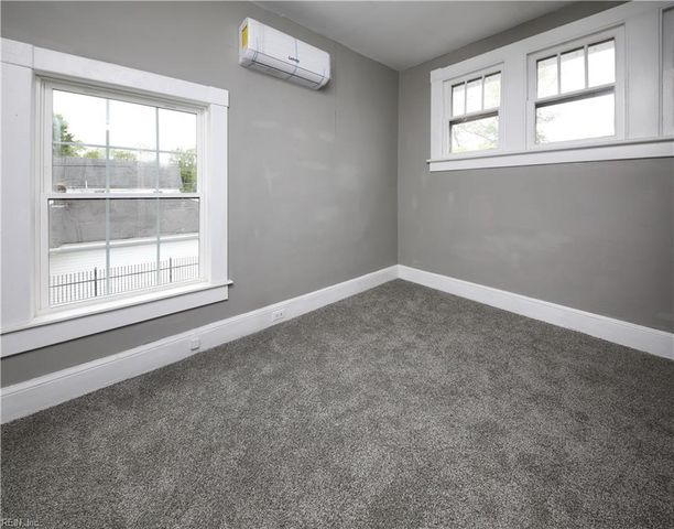 301 Shepard ST, Elizabeth City, NC 27907