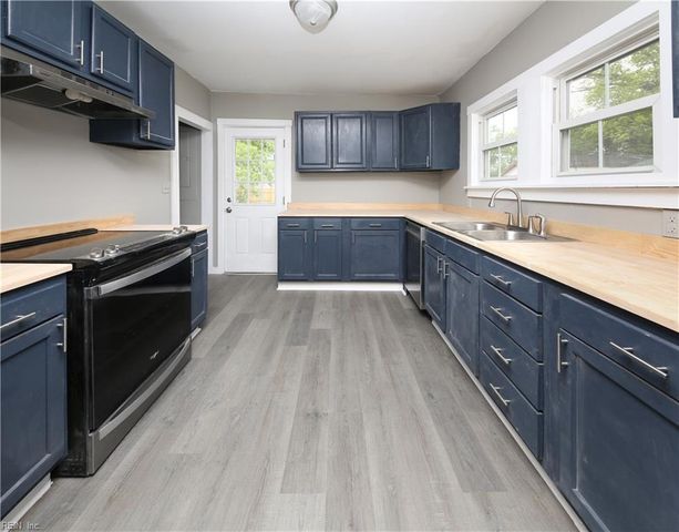 301 Shepard ST, Elizabeth City, NC 27907