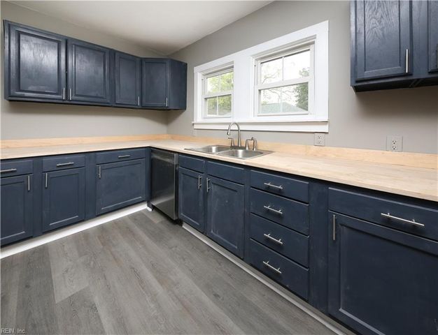 301 Shepard ST, Elizabeth City, NC 27907