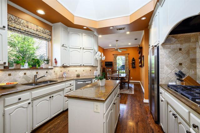 11904 Forest Lakes Lane, Dallas, TX 75230