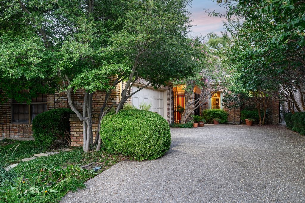 11904 Forest Lakes Lane, Dallas, TX 75230