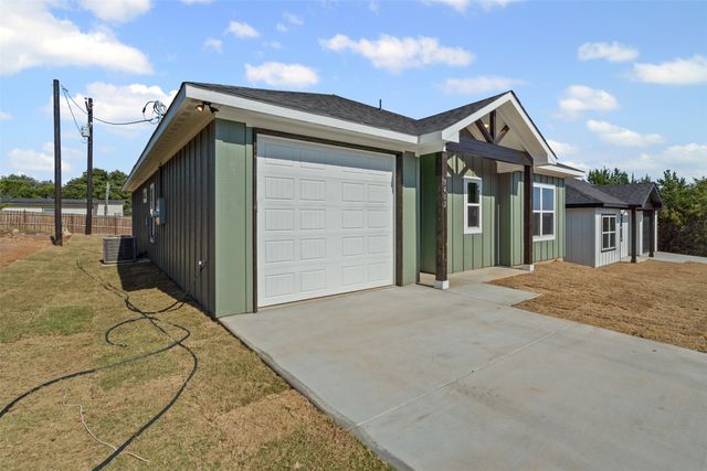 3402 Hilltop Road, Granbury, TX 76048
