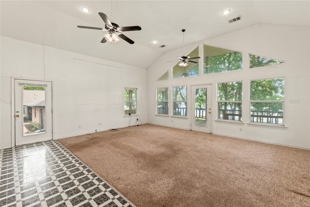 832 Oak Landing Circle, Kemp, TX 75143