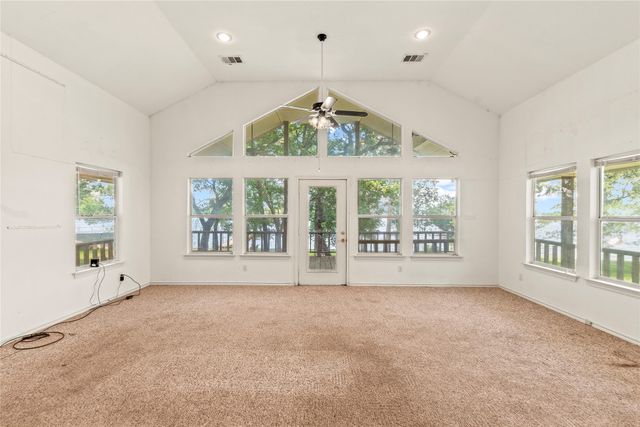 832 Oak Landing Circle, Kemp, TX 75143
