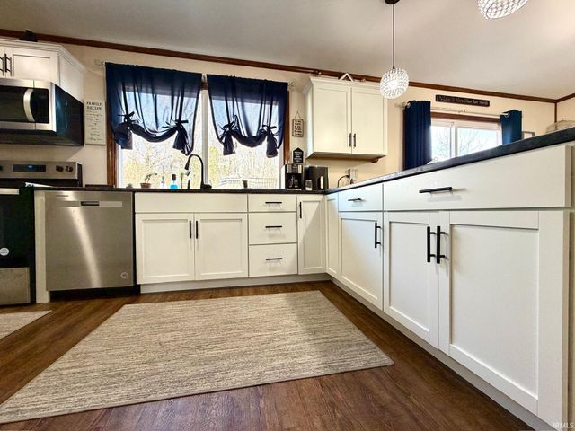 577 Sunny Acres Drive, Bedford, IN 47421