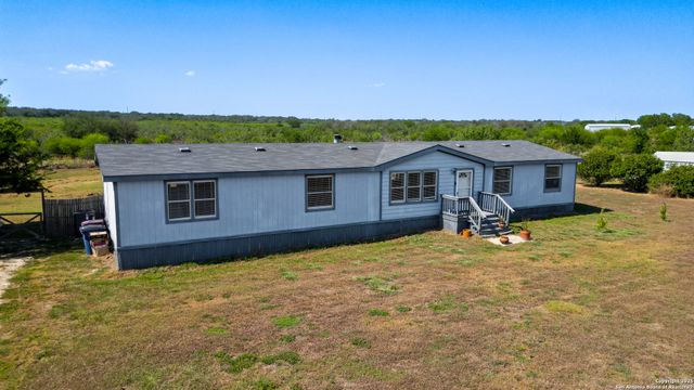 240 Broward, Marion, TX 78124