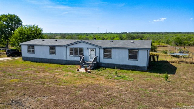 240 Broward, Marion, TX 78124