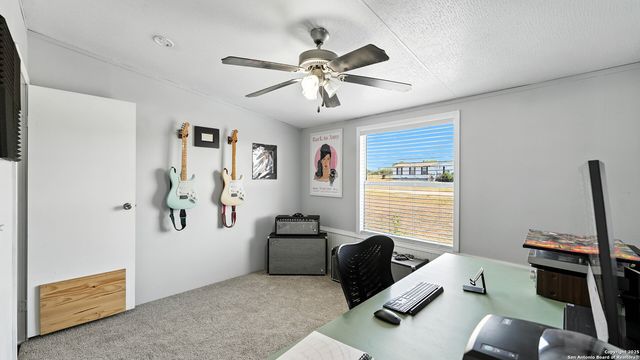 240 Broward, Marion, TX 78124