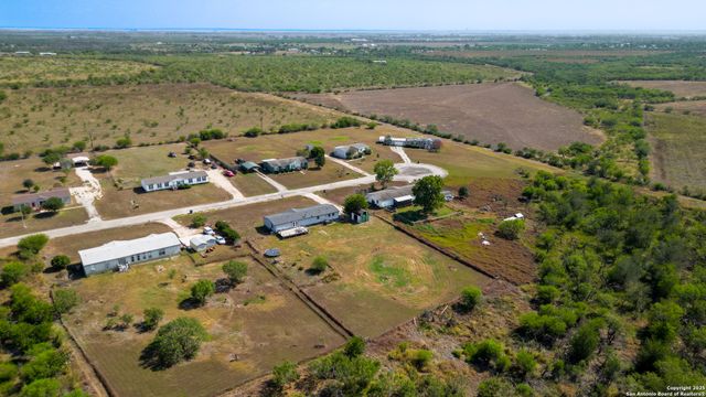 240 Broward, Marion, TX 78124