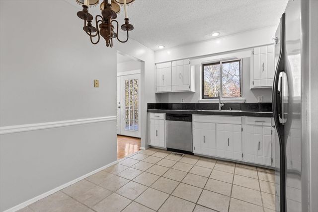 425 Stoneridge Drive, Hixson, TN 37343