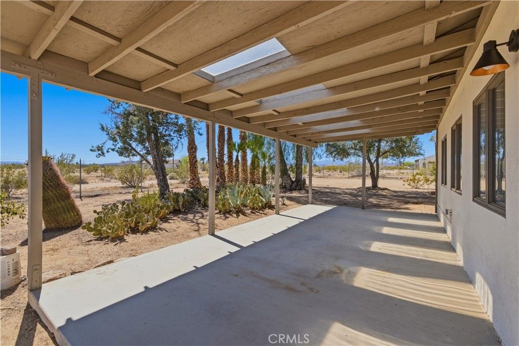 Image 11 of property listing at 60812 Adele Road, Landers, CA 92285