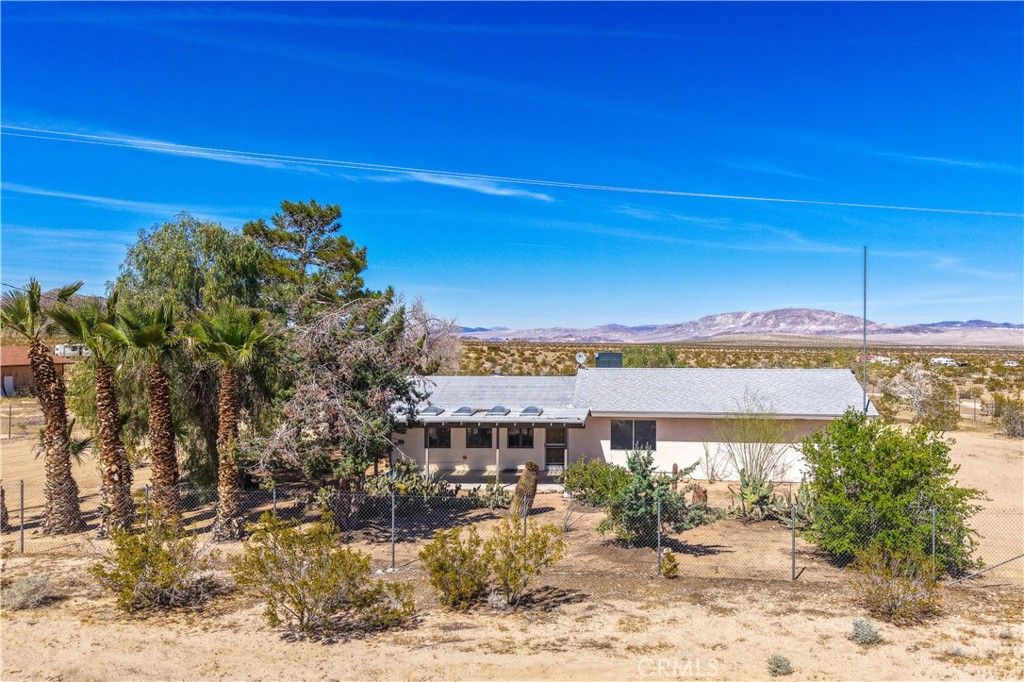Image 2 of property listing at 60812 Adele Road, Landers, CA 92285