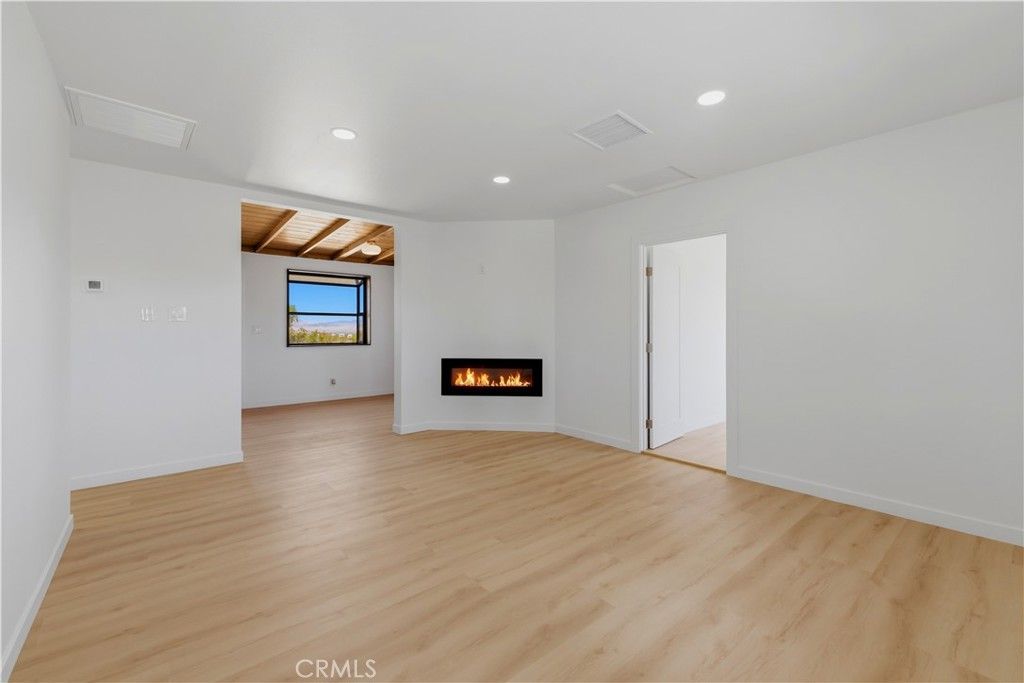 Image 21 of property listing at 60812 Adele Road, Landers, CA 92285