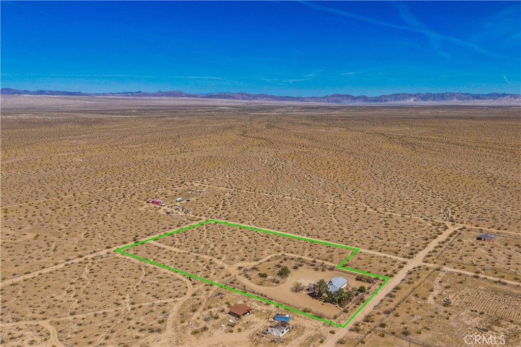 Image 3 of property listing at 60812 Adele Road, Landers, CA 92285