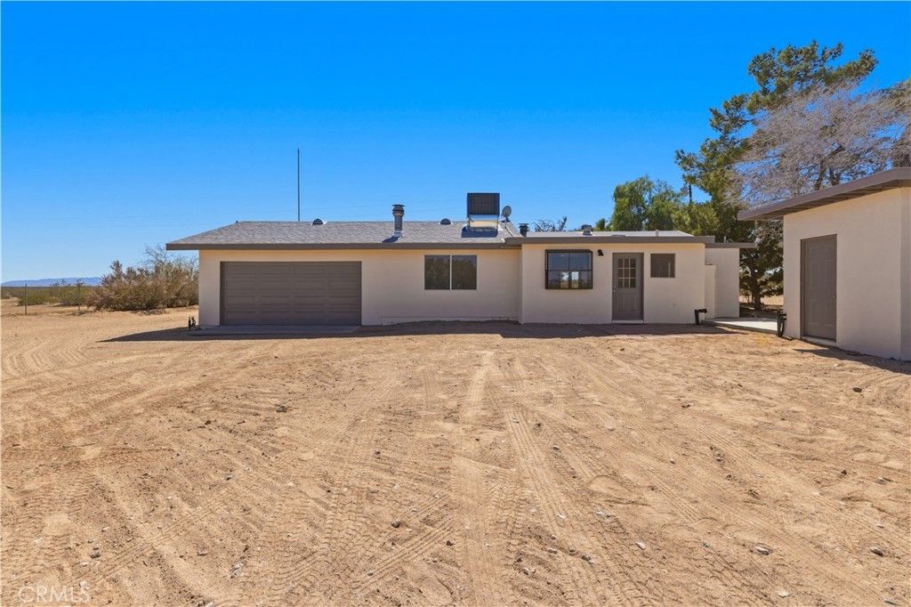 Image 36 of property listing at 60812 Adele Road, Landers, CA 92285