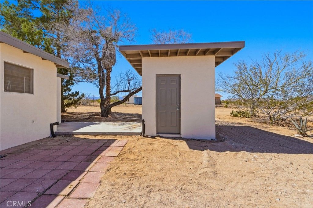 Image 37 of property listing at 60812 Adele Road, Landers, CA 92285
