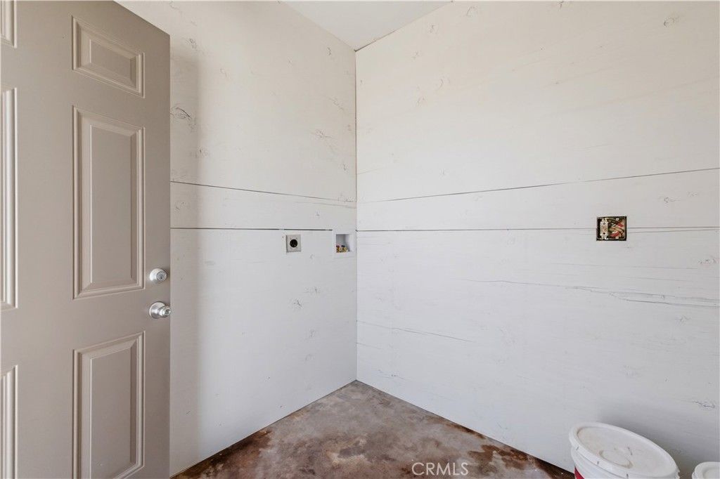 Image 38 of property listing at 60812 Adele Road, Landers, CA 92285