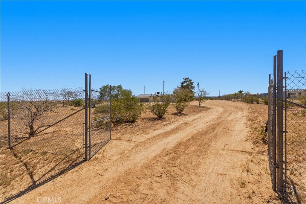 Image 41 of property listing at 60812 Adele Road, Landers, CA 92285