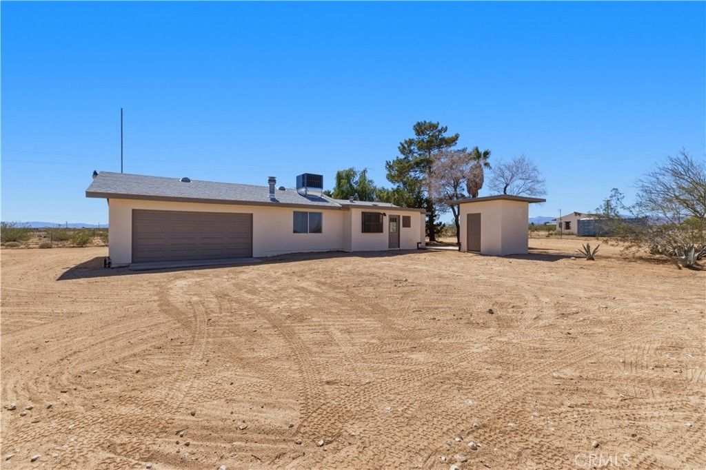 Image 42 of property listing at 60812 Adele Road, Landers, CA 92285