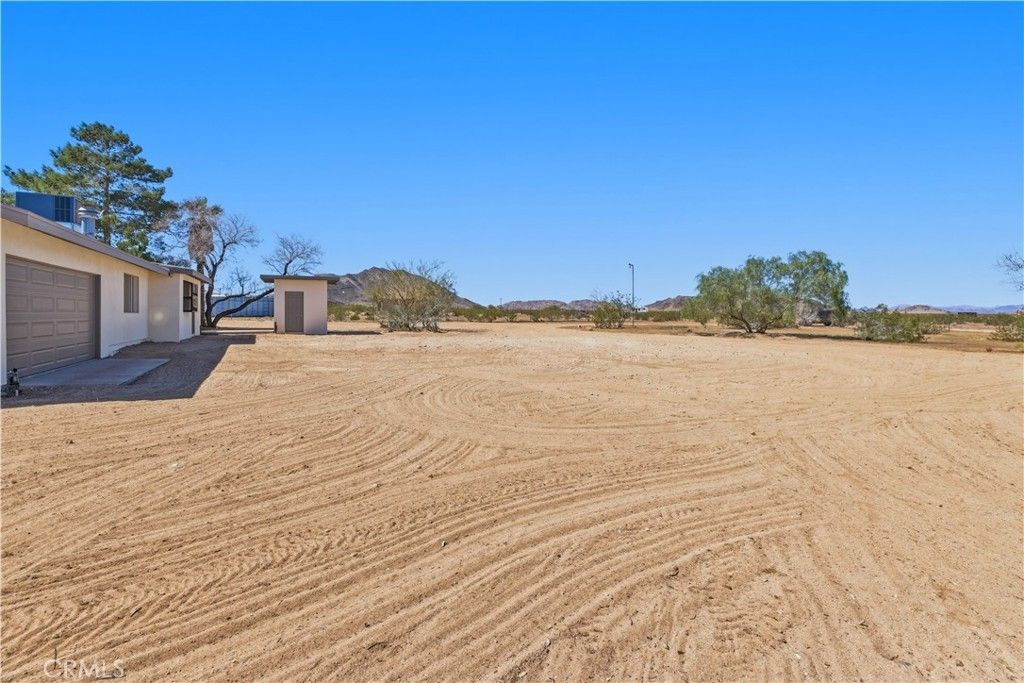 Image 43 of property listing at 60812 Adele Road, Landers, CA 92285