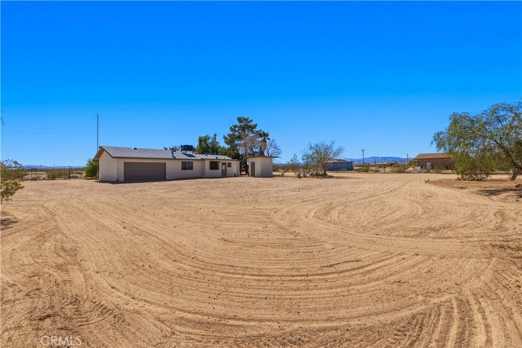Image 44 of property listing at 60812 Adele Road, Landers, CA 92285